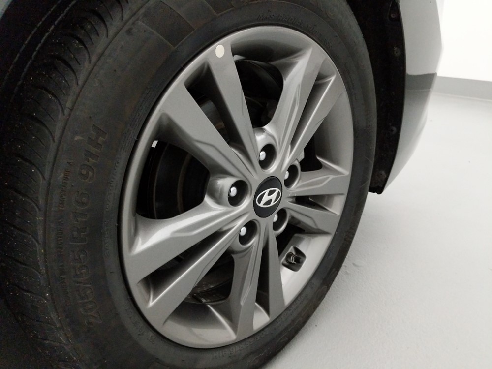 2018 Hyundai Elantra - Wheel