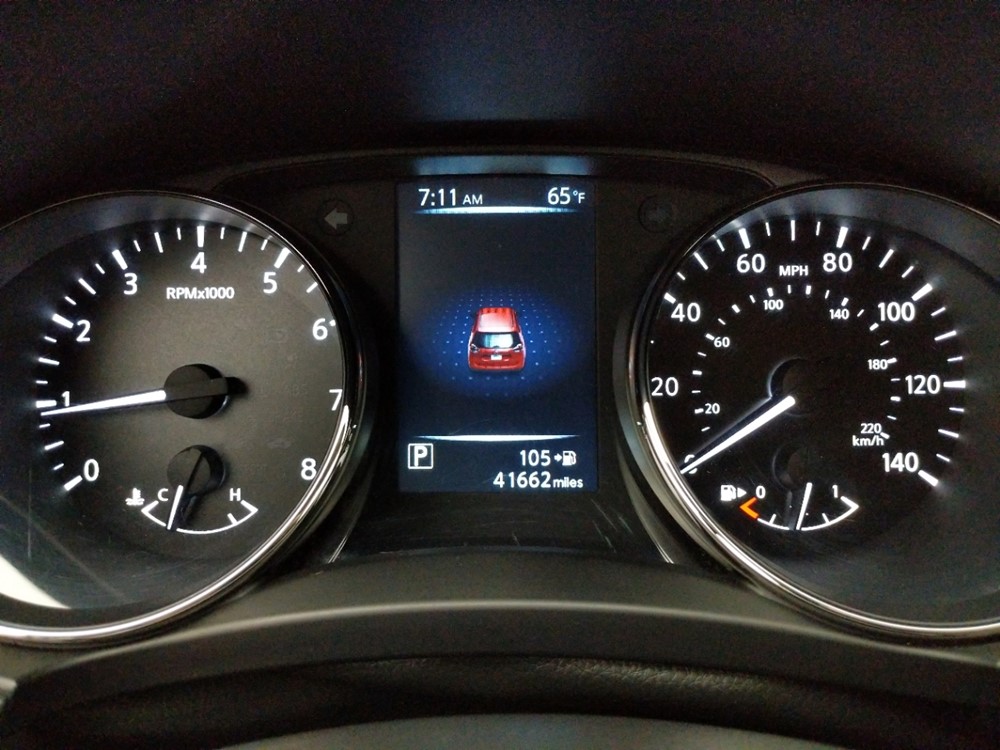 2017 Nissan Rogue - Odometer Close Up
