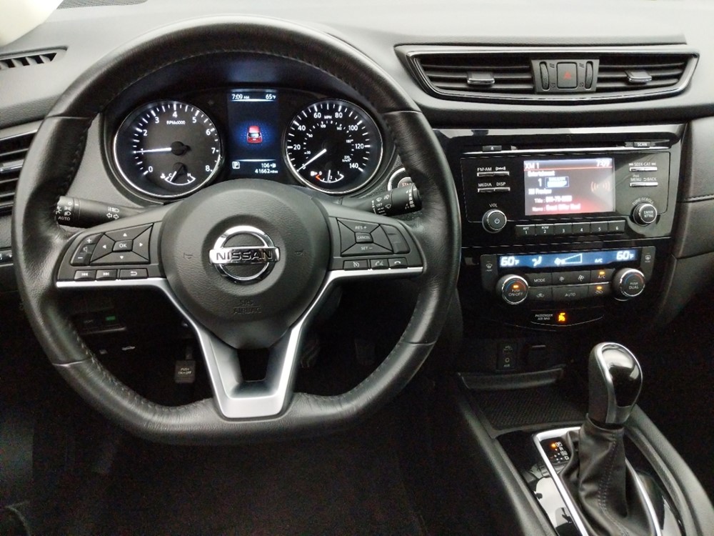 2017 Nissan Rogue - Driver Dash