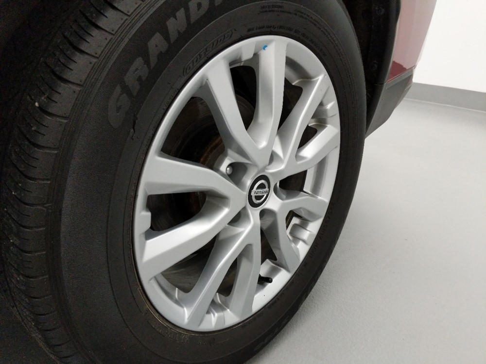 2017 Nissan Rogue - Wheel