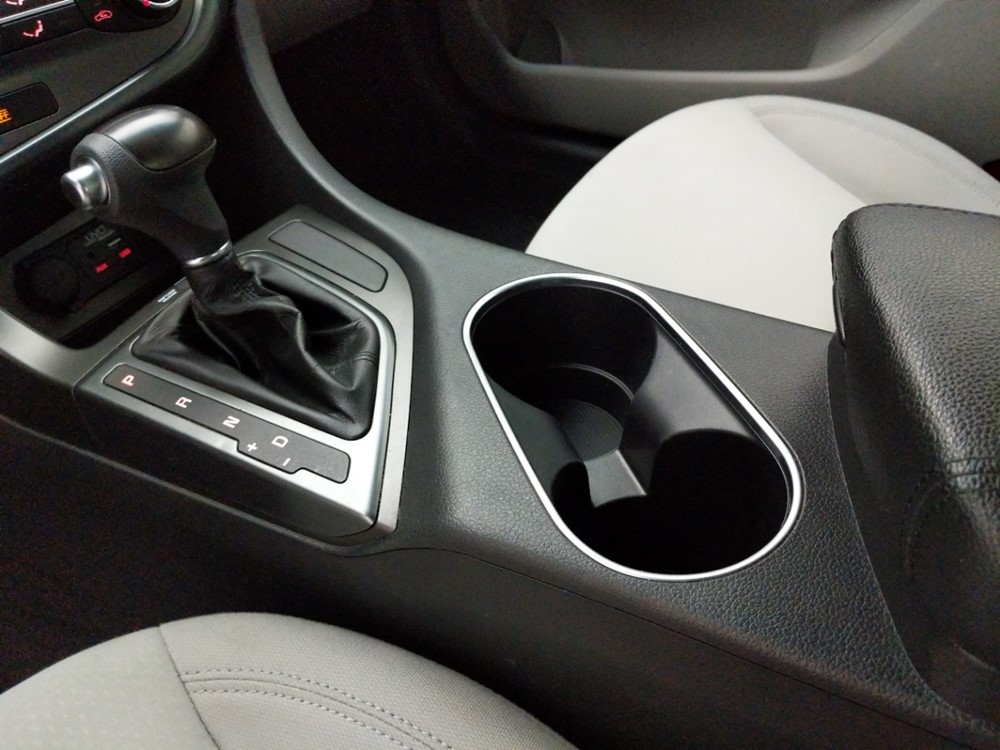 2015 Kia Optima - Center Console/Cup Holders