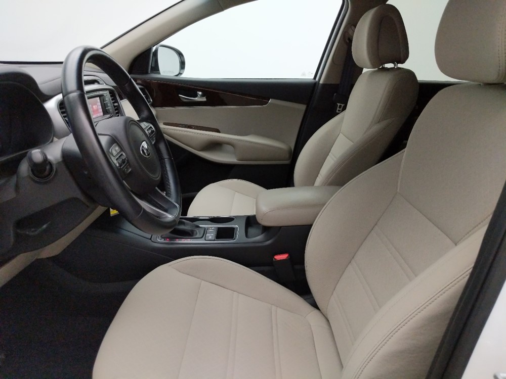 2016 Kia Sorento - Driver Front Seat