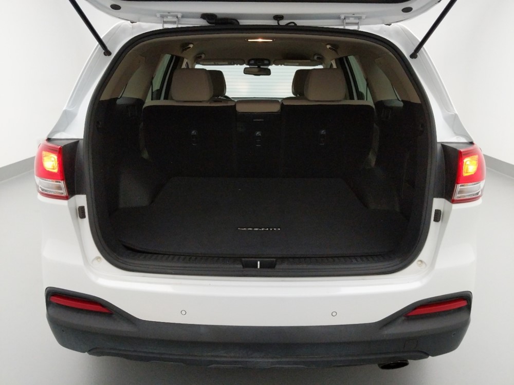 2016 Kia Sorento - Trunk