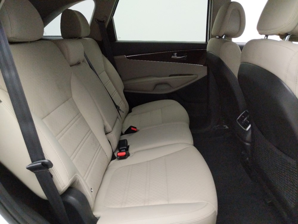 2016 Kia Sorento - Passenger Rear Seat