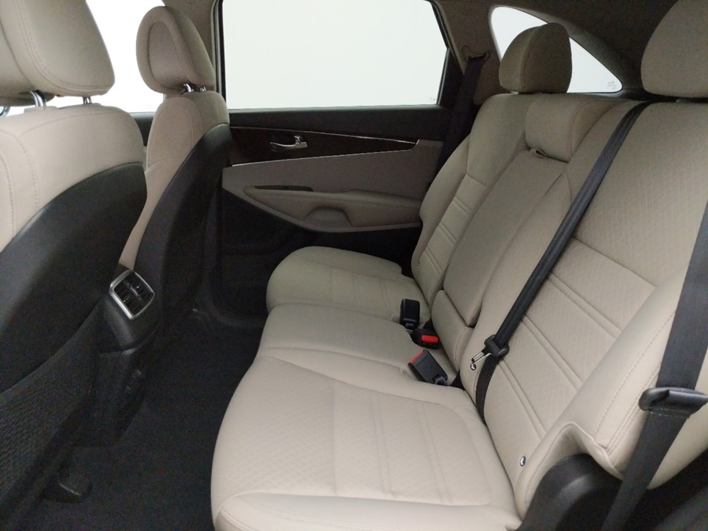 2016 Kia Sorento - Driver Rear Seat