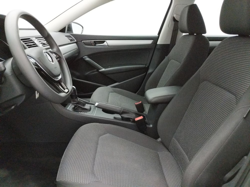 2016 Volkswagen Passat - Driver Front Seat