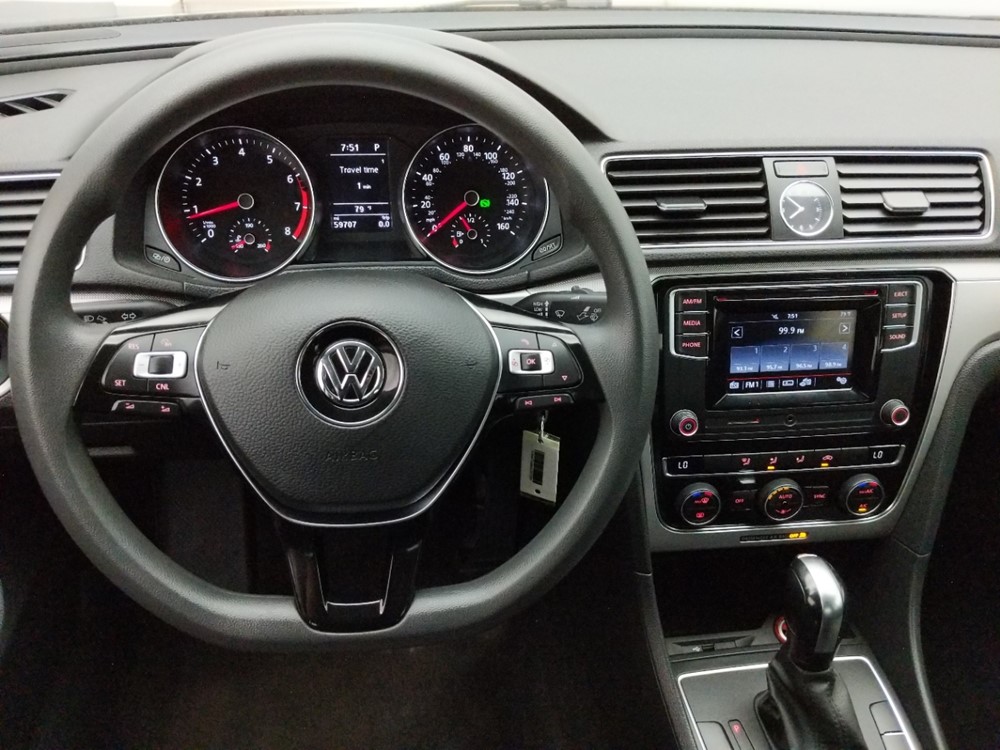 2016 Volkswagen Passat - Driver Dash