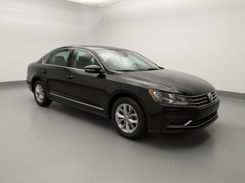 2016 Volkswagen Passat - Passenger Front Side