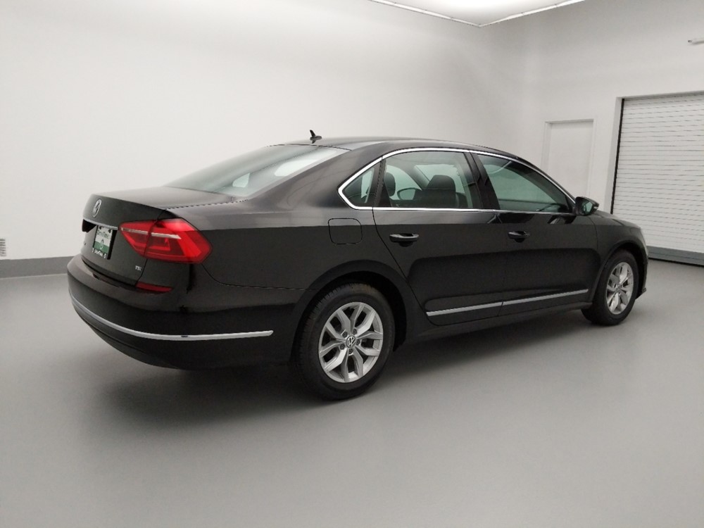 2016 Volkswagen Passat - Passenger Rear Side