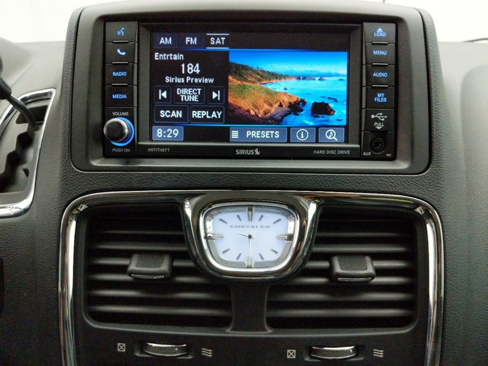 2016 Chrysler Town and Country - Stereo Package