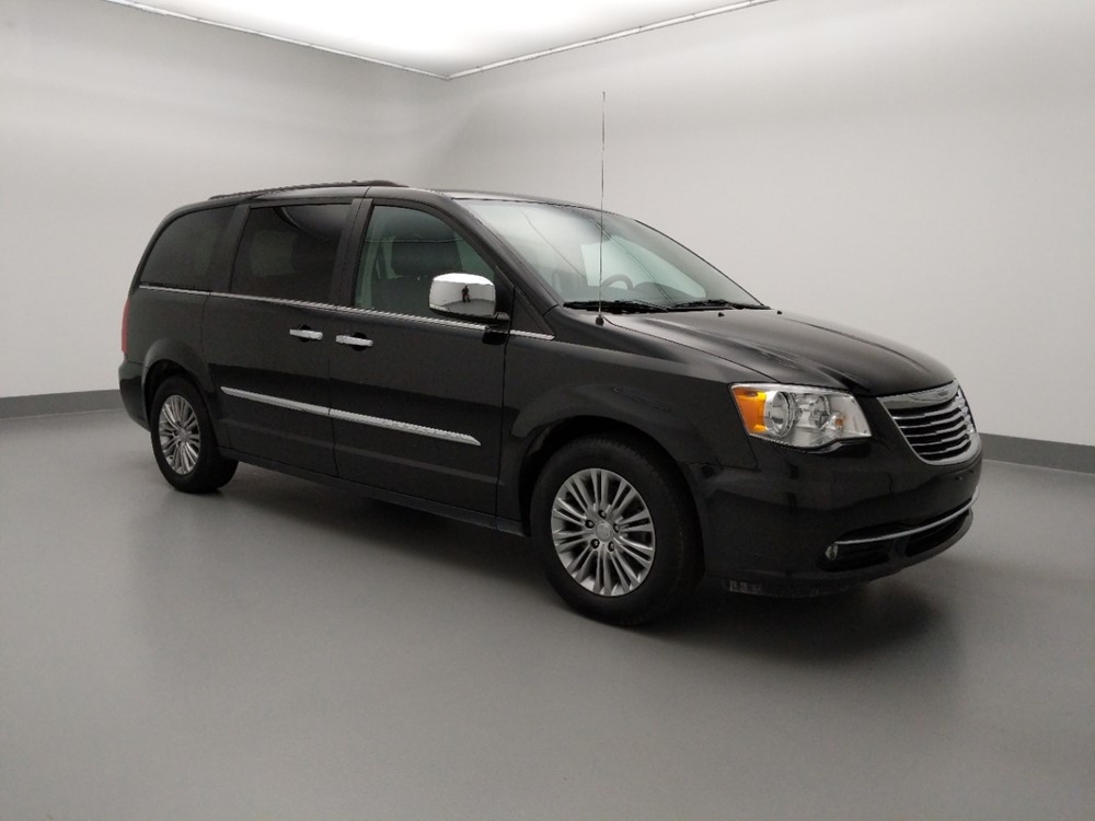 2016 Chrysler Town and Country - Passenger Front Side