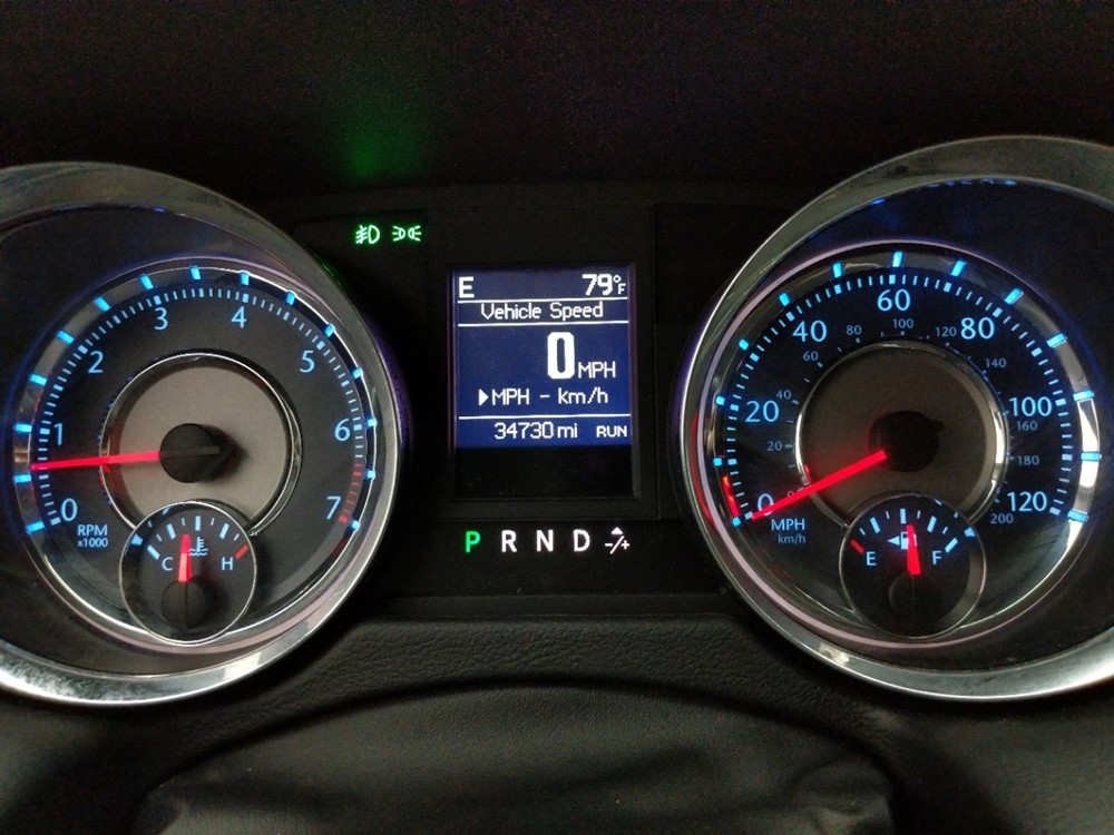 2016 Chrysler Town and Country - Odometer Close Up