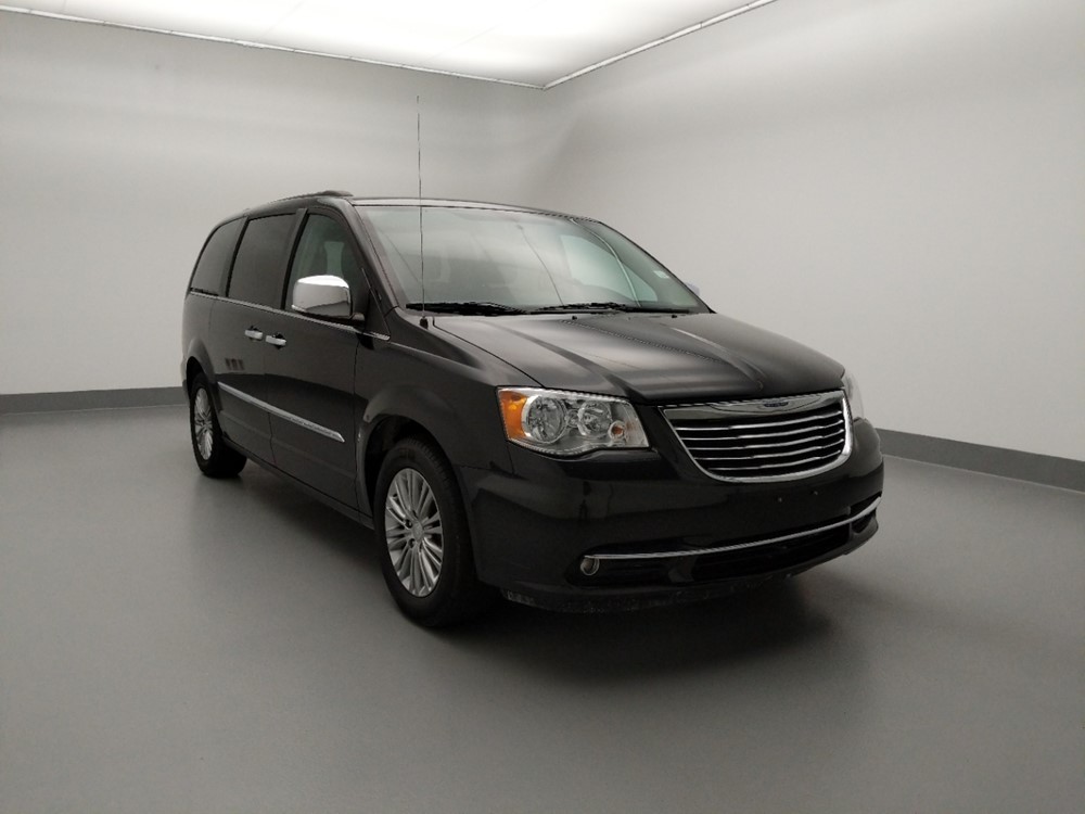 2016 Chrysler Town and Country - Passenger Front Bumper