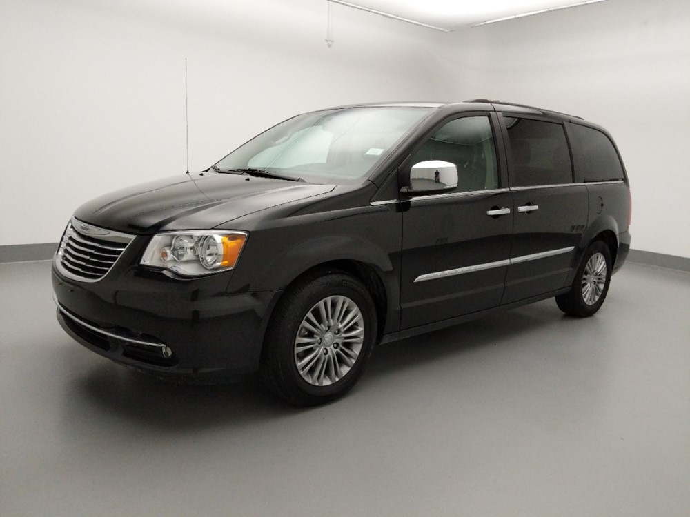 2016 Chrysler Town and Country - Driver Front Side