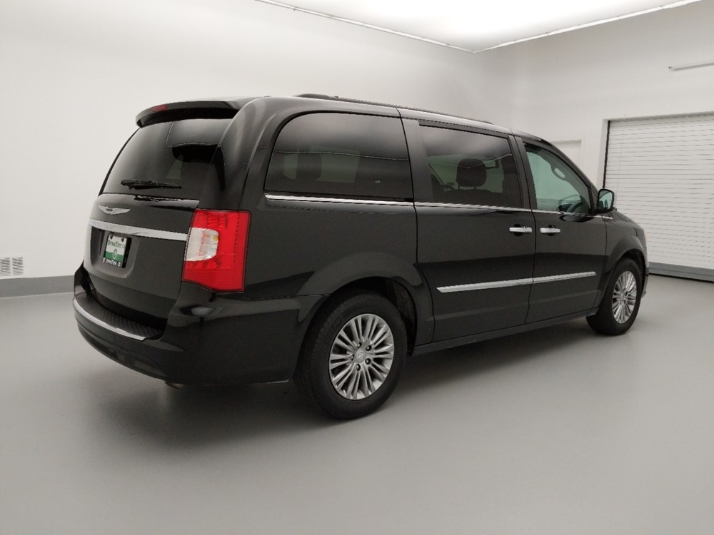 2016 Chrysler Town and Country - Passenger Rear Side
