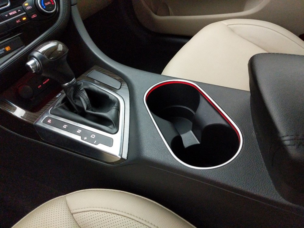 2014 Kia Optima - Center Console/Cup Holders