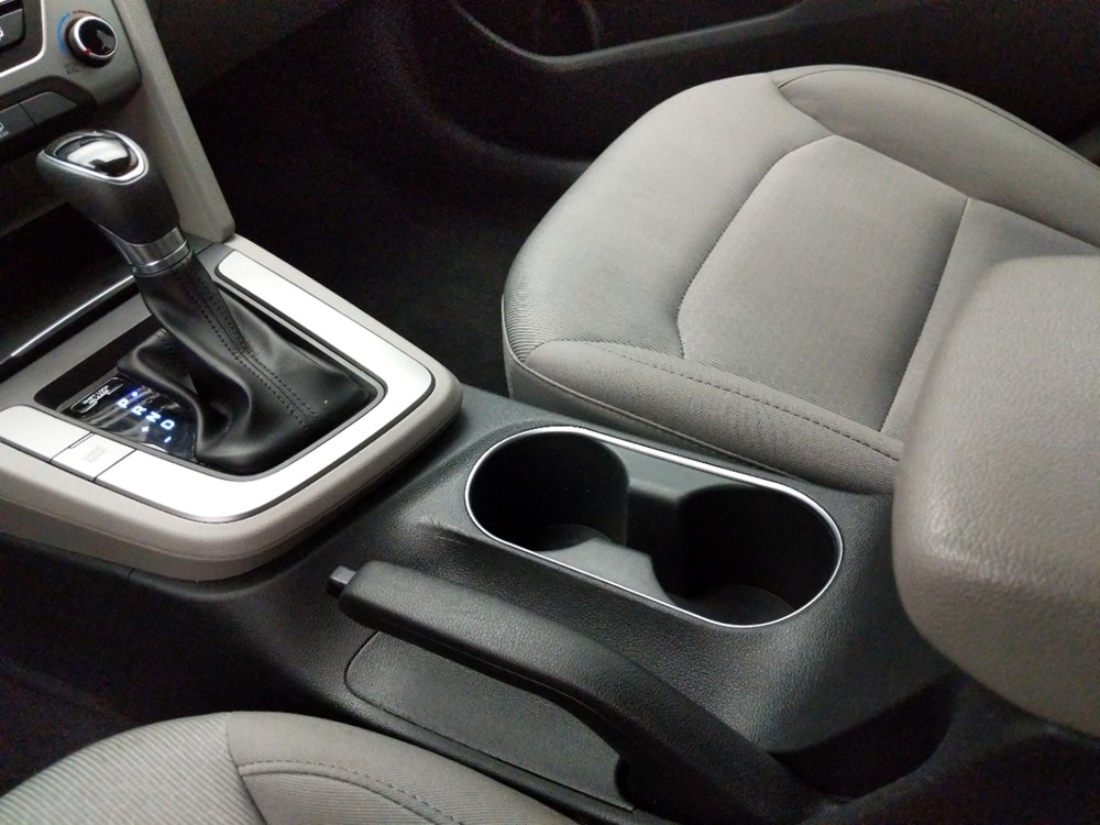 2017 Hyundai Elantra - Center Console/Cup Holders