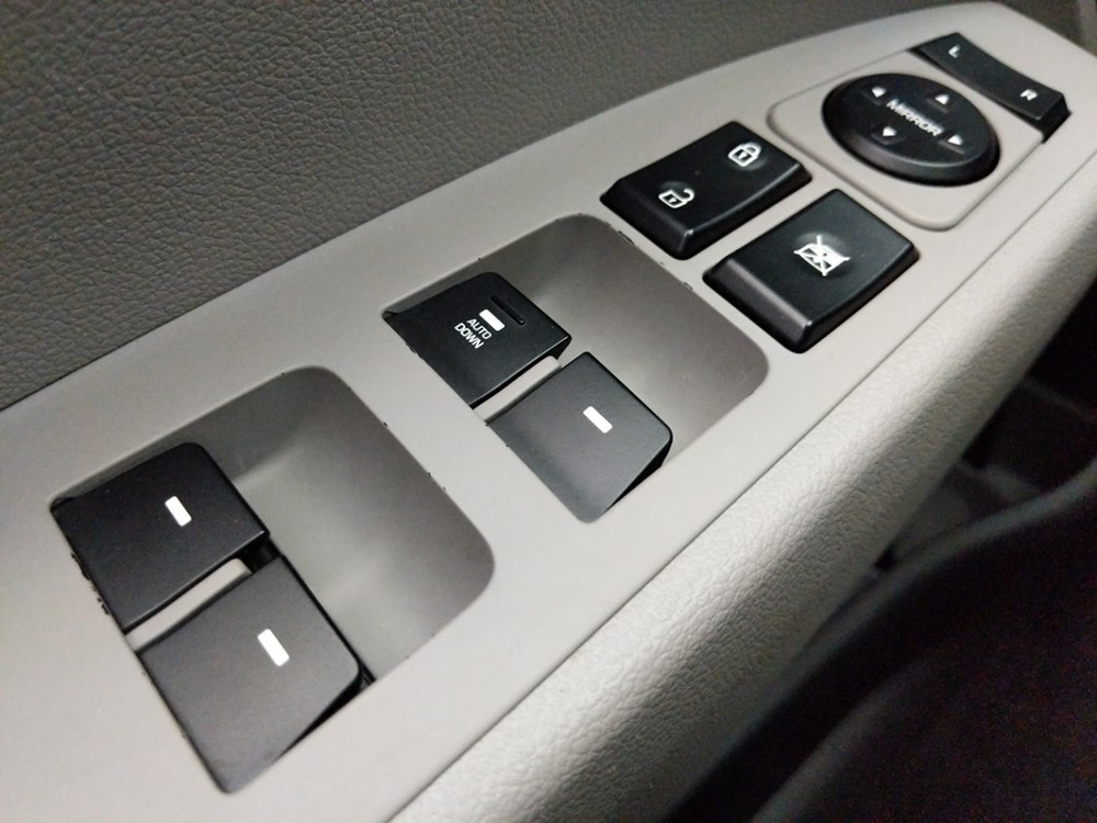 2017 Hyundai Elantra - Driver Power Windows/Lock Control