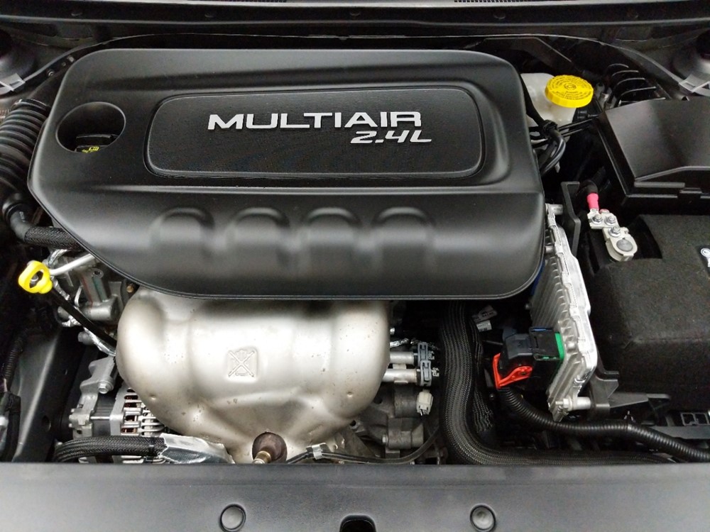 2016 Chrysler 200 - Engine