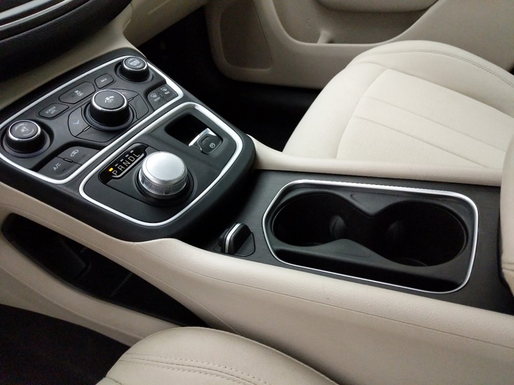 2016 Chrysler 200 - Center Console/Cup Holders