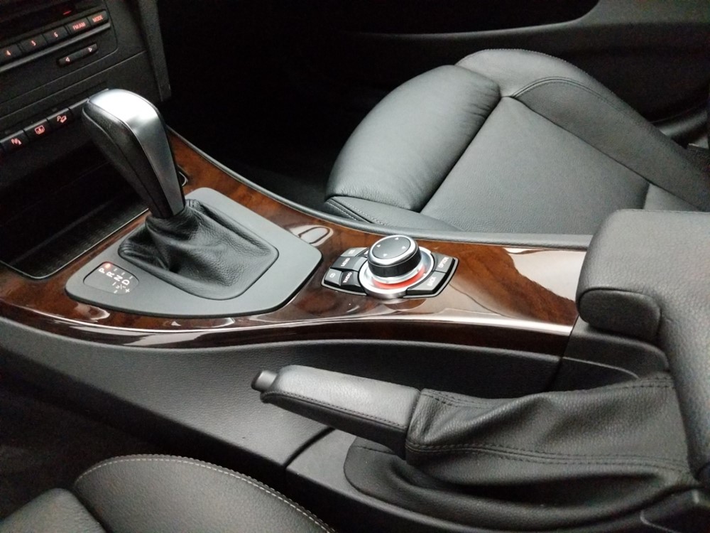 2011 BMW 328i - Center Console/Cup Holders