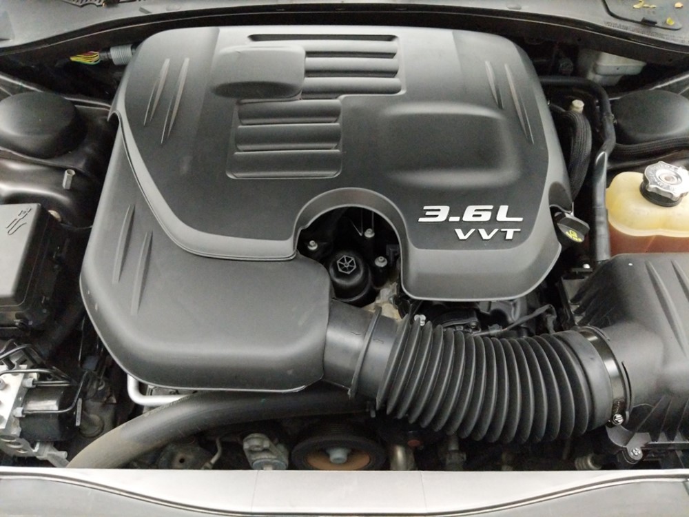 2014 Chrysler 300 - Engine