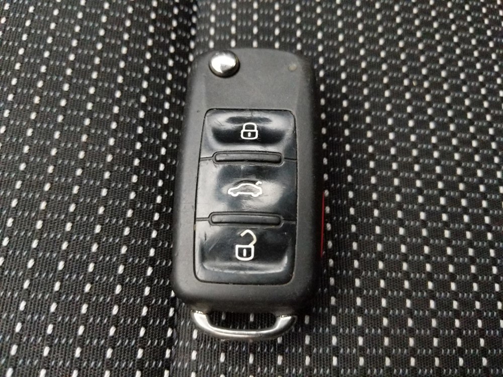 2016 Volkswagen Passat - Keys
