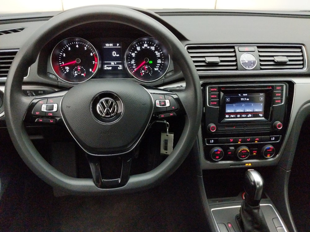 2016 Volkswagen Passat - Driver Dash