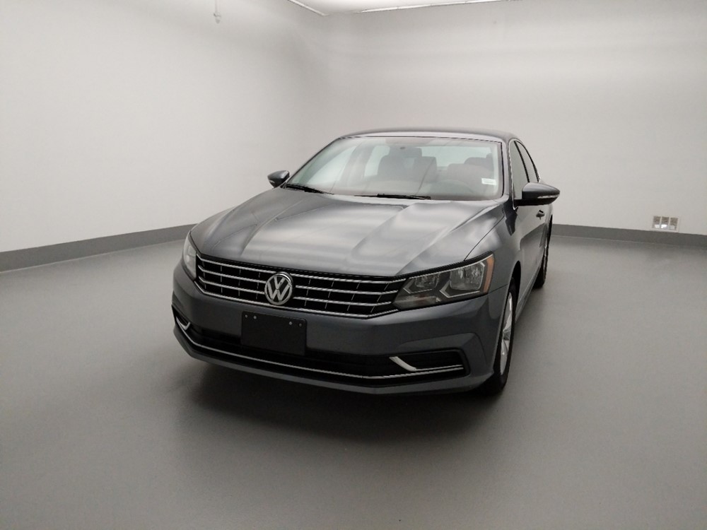 2016 Volkswagen Passat - Driver Front Hood