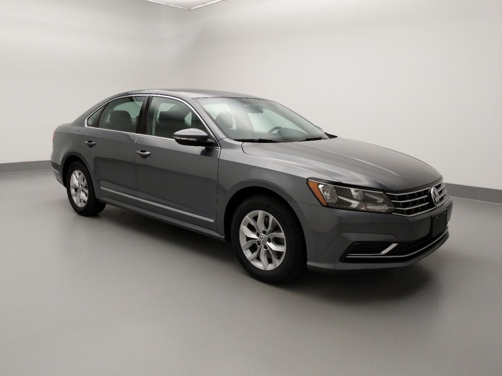 2016 Volkswagen Passat - Passenger Front Side