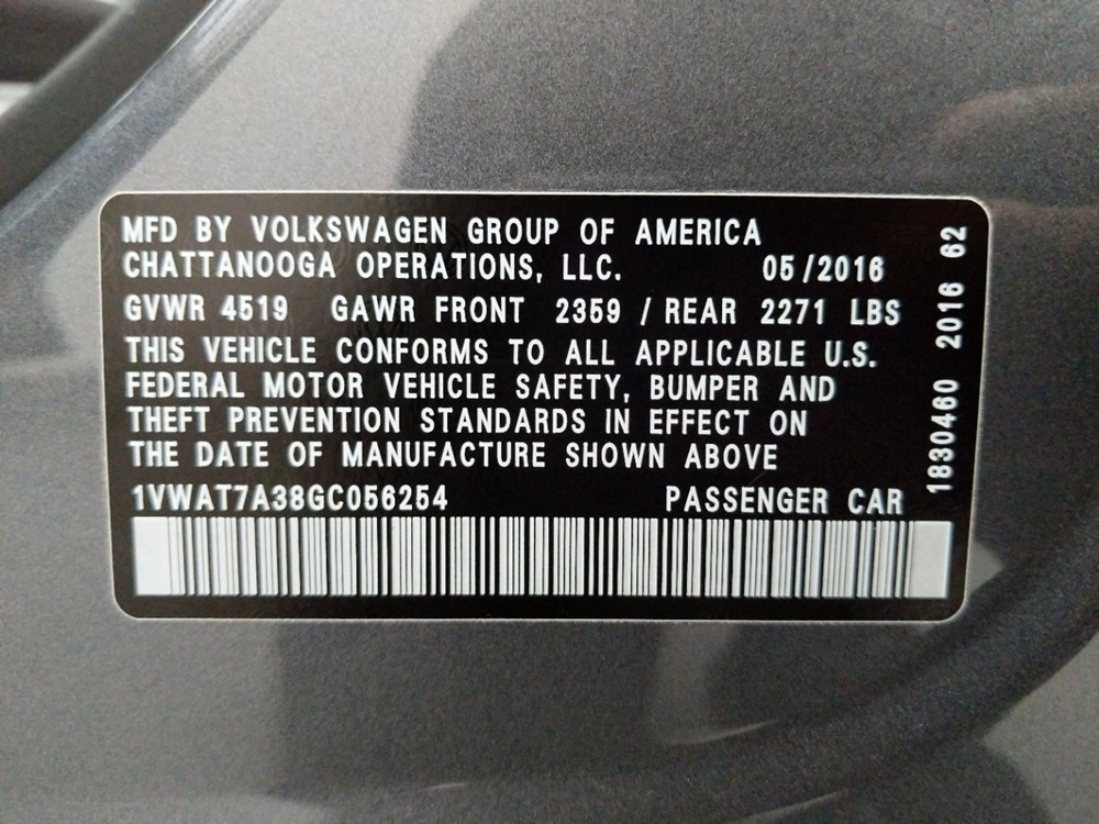 2016 Volkswagen Passat - VIN Plate
