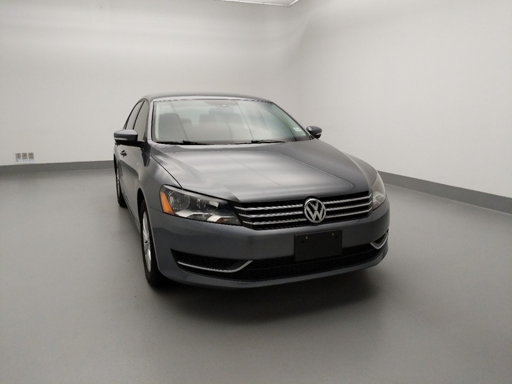 2015 Volkswagen Passat - Passenger Front Hood