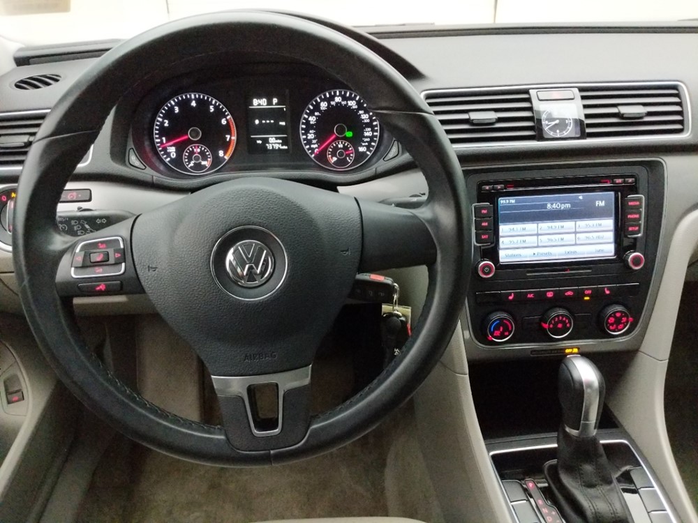 2015 Volkswagen Passat - Driver Dash