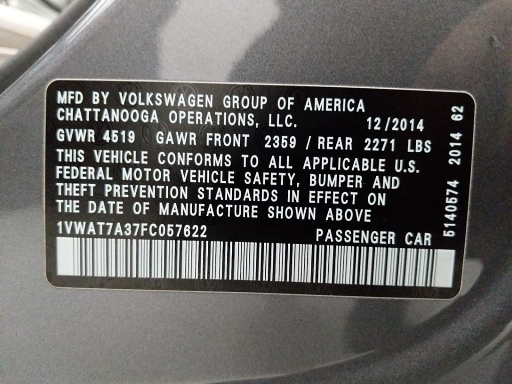 2015 Volkswagen Passat - VIN Plate