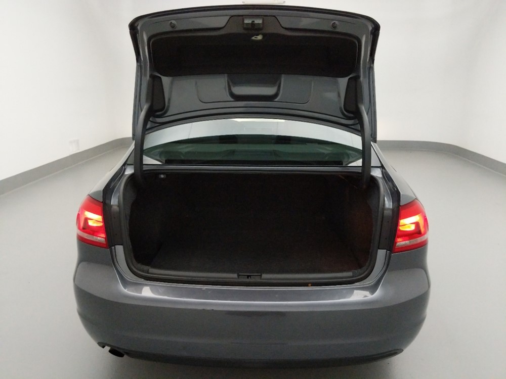 2015 Volkswagen Passat - Trunk