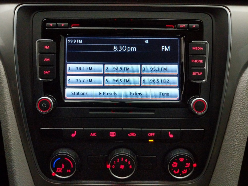 2015 Volkswagen Passat - Stereo Package