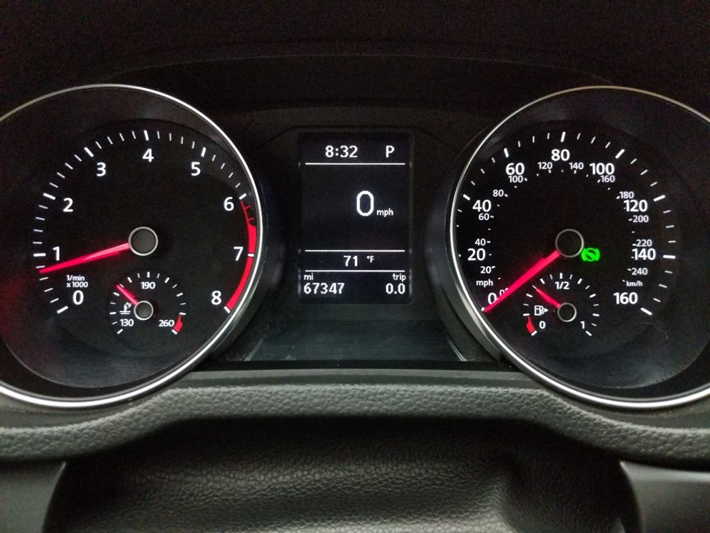 2017 Volkswagen Passat - Odometer Close Up