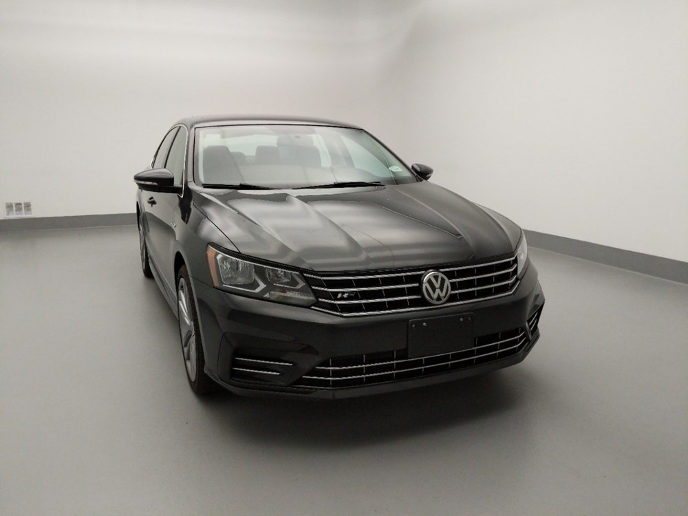 2017 Volkswagen Passat - Passenger Front Hood