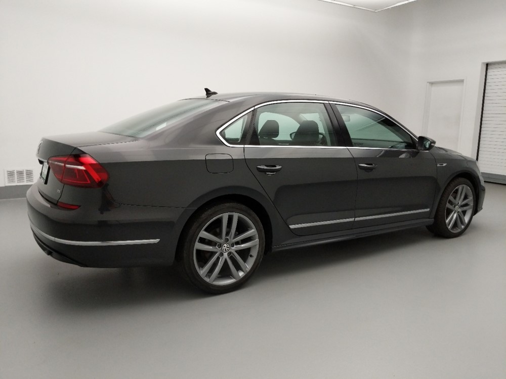 2017 Volkswagen Passat - Passenger Rear Side