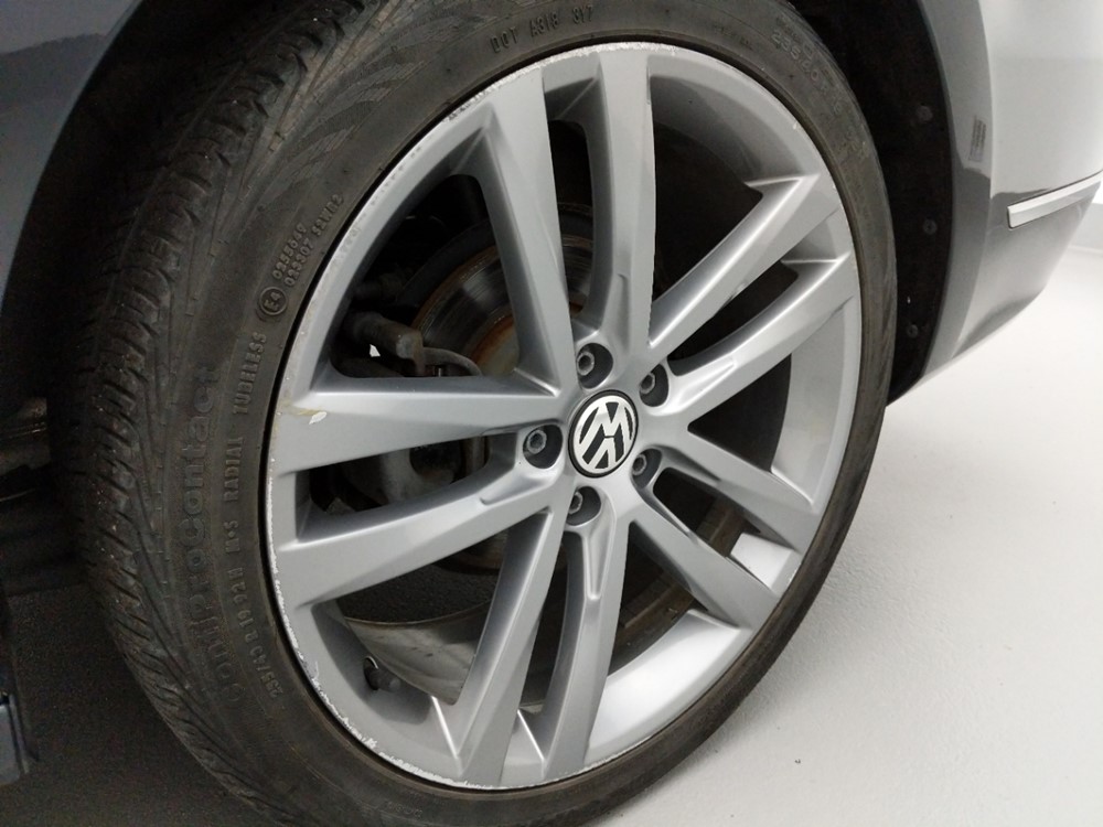 2017 Volkswagen Passat - Wheel