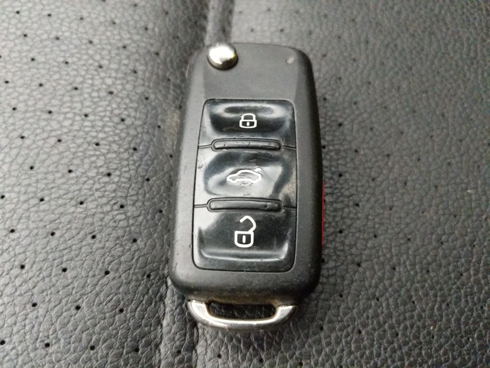 2017 Volkswagen Passat - Keys