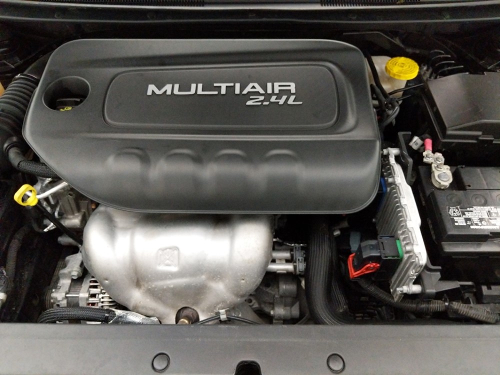 2016 Chrysler 200 - Engine