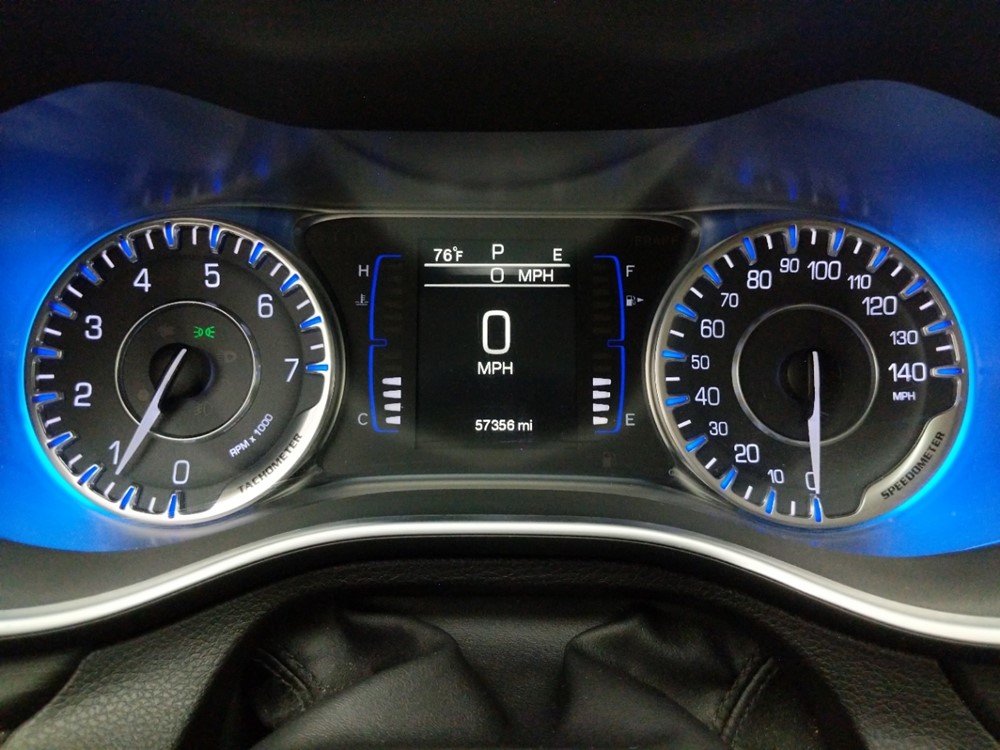 2015 Chrysler 200 - Odometer Close Up