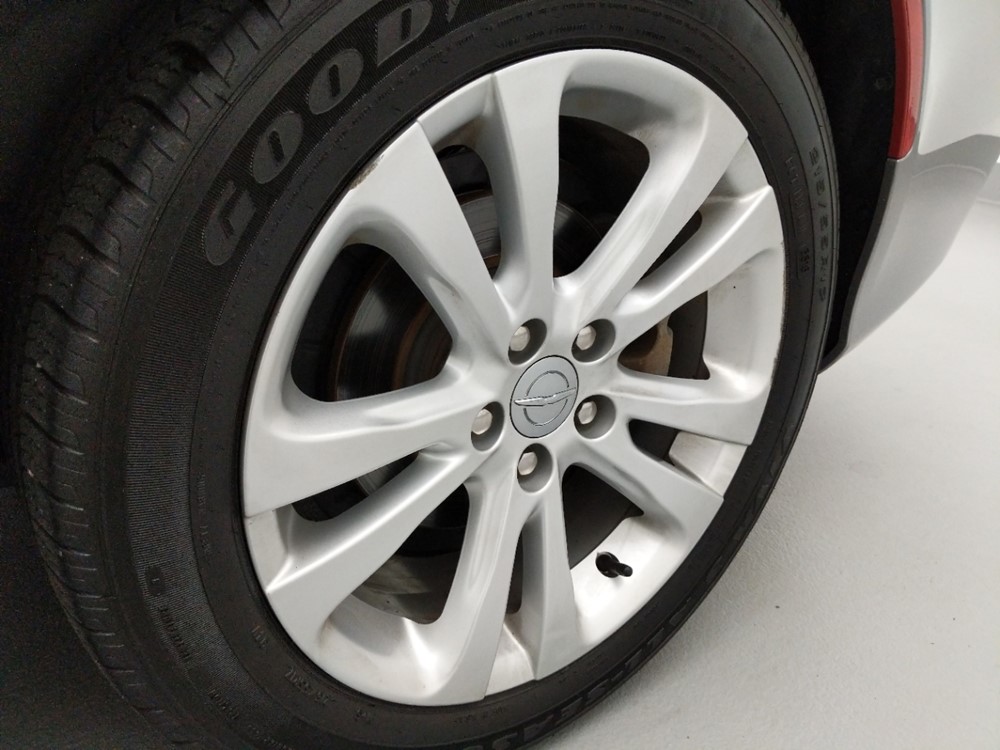 2015 Chrysler 200 - Wheel