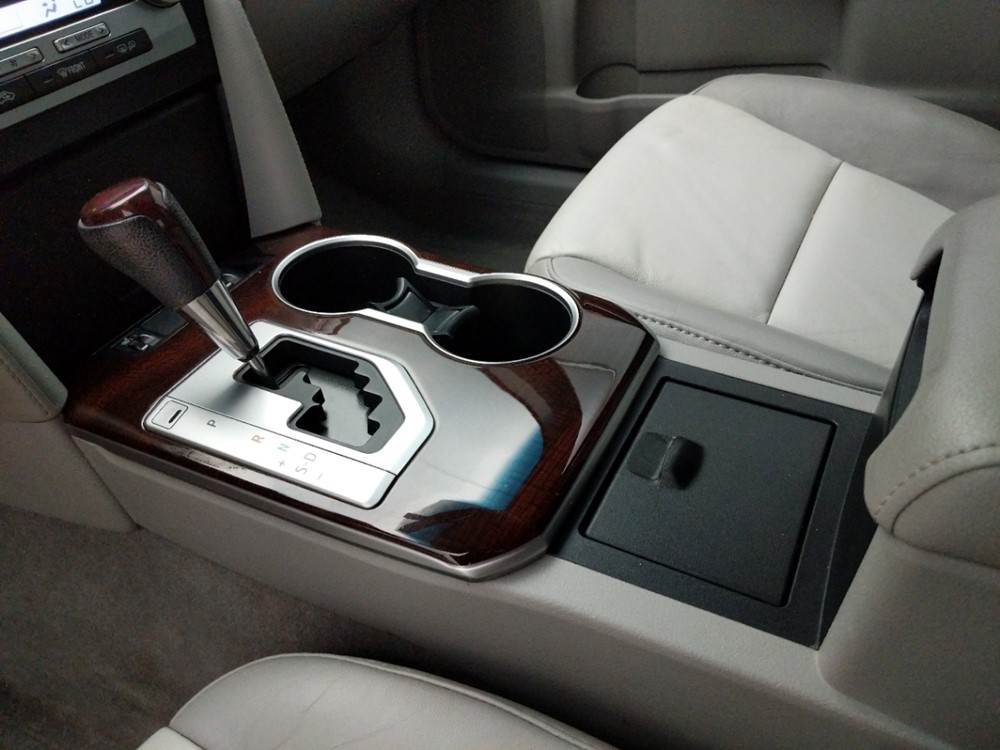2013 Toyota Camry - Center Console/Cup Holders