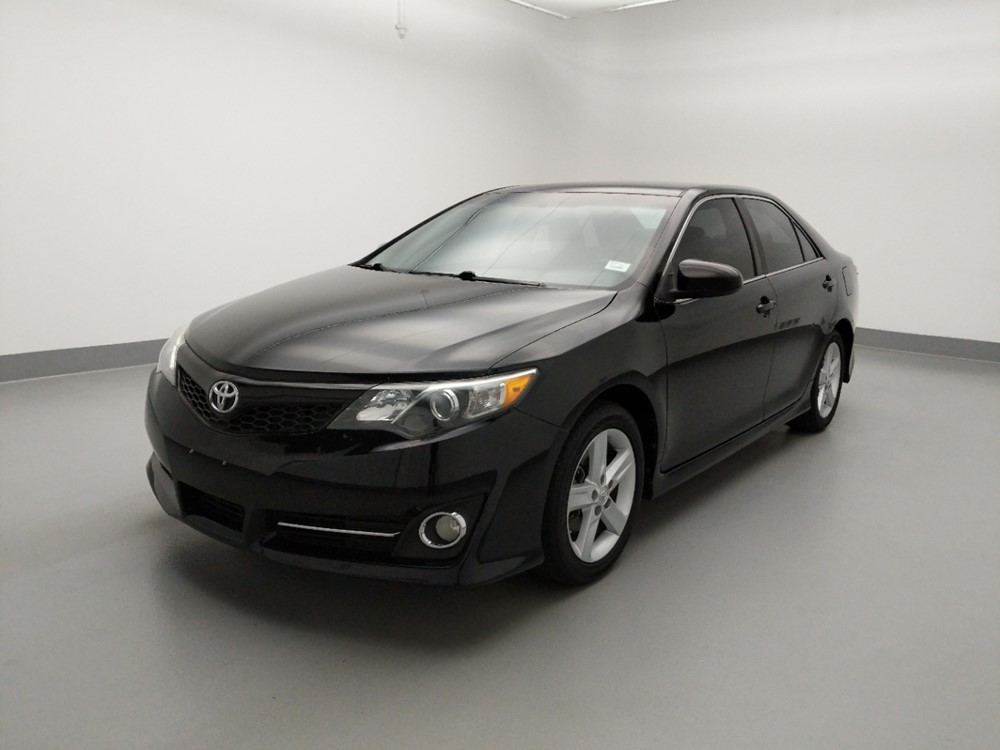 Used 2013 Toyota Camry Driver Front Bumper