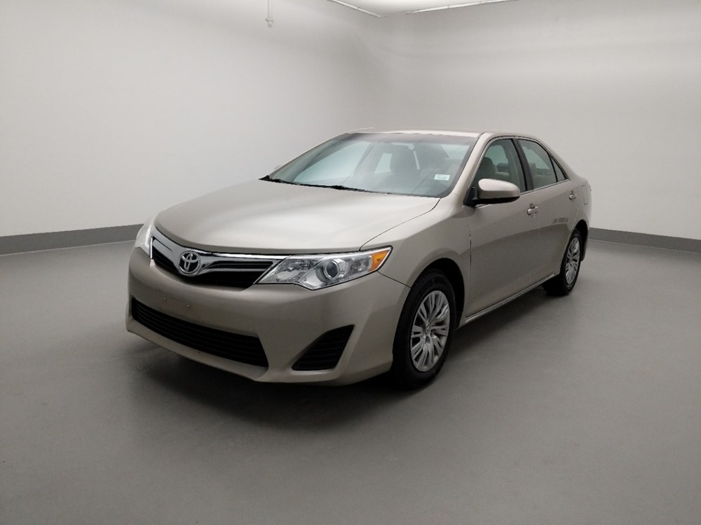 Used 2014 Toyota Camry Driver Front Bumper