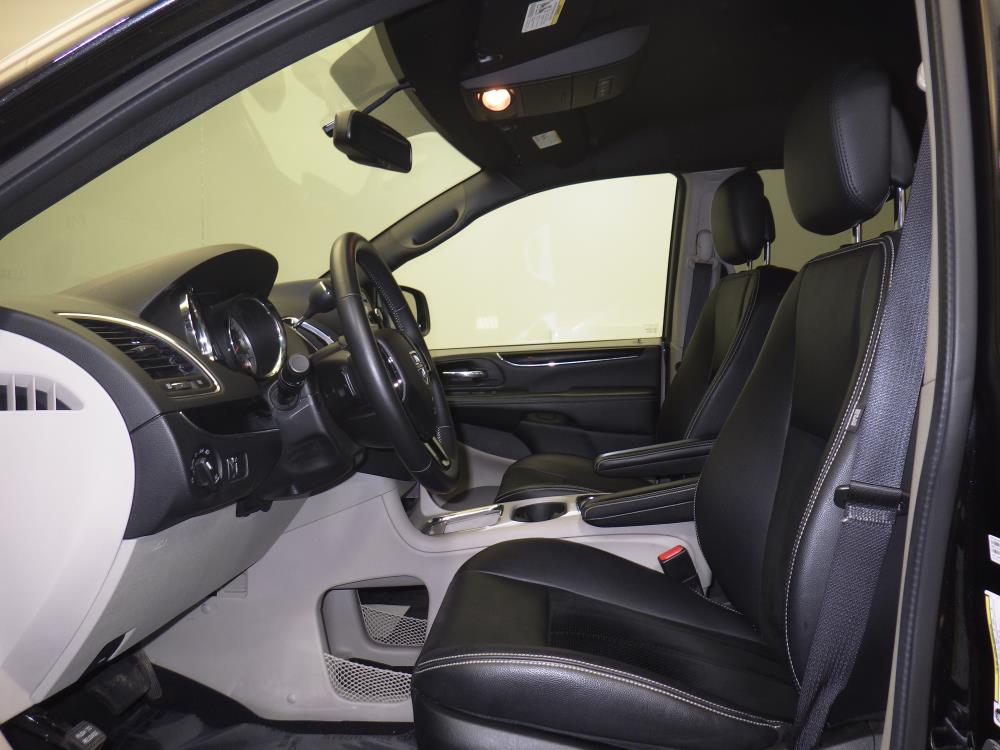 2017 Dodge Grand Caravan - Driver Front Seat