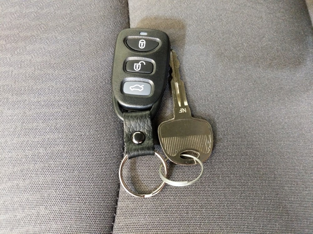 2016 Hyundai Elantra - Keys