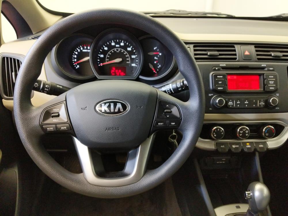 2015 Kia Rio - Driver Dash
